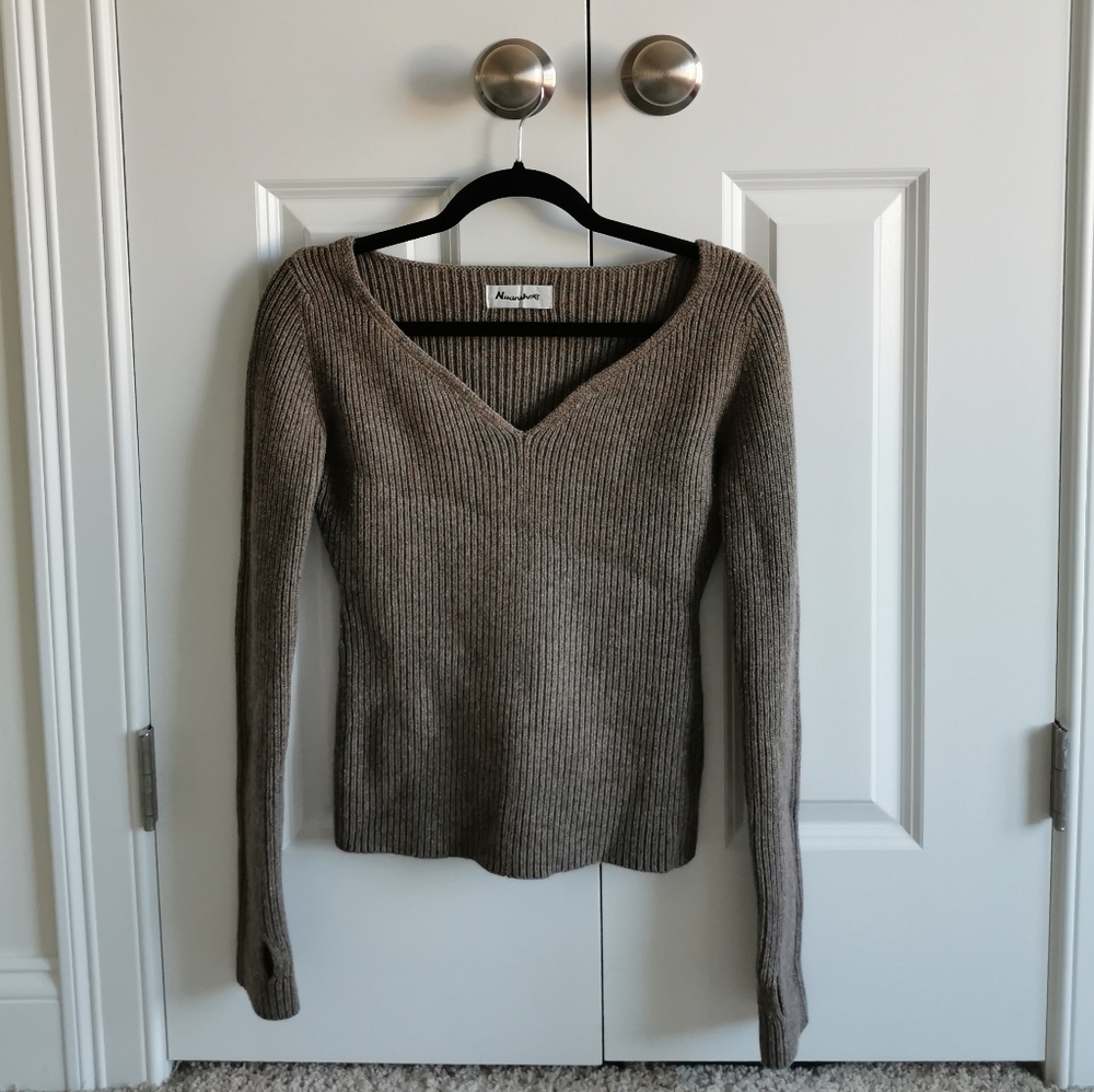 V neck wool sweater in oatmeal color